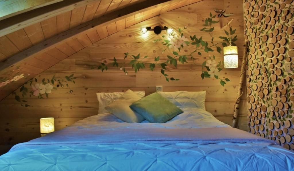 Aubessagne Au-Dela Des Nuages, Maison D'Hotes Insolite & Spa מראה חיצוני תמונה